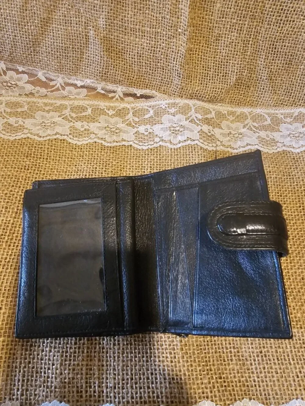 Due Fratelli Genuine Leather Black Wallet Lots of Space Zip/Snap Closure